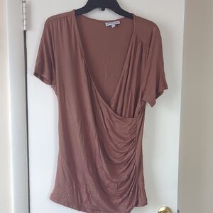 NorthStyle Cocoa Short Sleeve Top